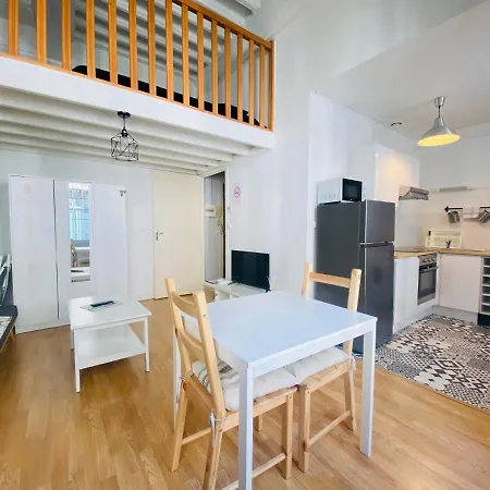 Daire Coeur De Ville, Moderne Avec Mezzanine Laon