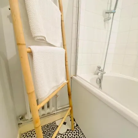 Daire Coeur De Ville, Moderne Avec Mezzanine Laon